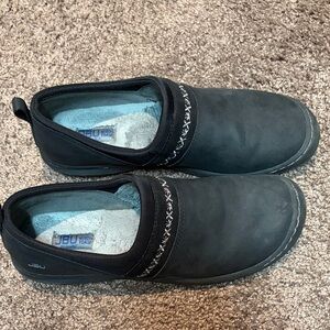 Super soft and comfy JBU Women’s Black Slip-On Loafers